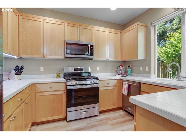 9207 Sw PLATINUM Pl, Beaverton, OR 97007