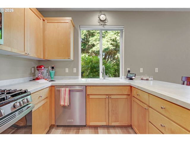 9207 Sw PLATINUM Pl, Beaverton, OR 97007