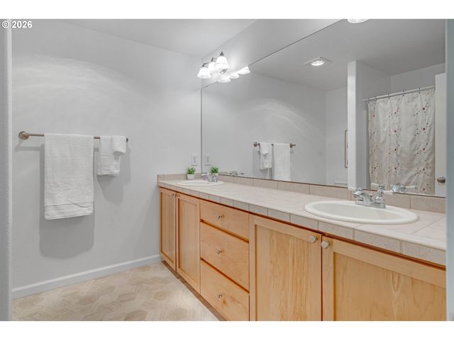 9207 Sw PLATINUM Pl, Beaverton, OR 97007