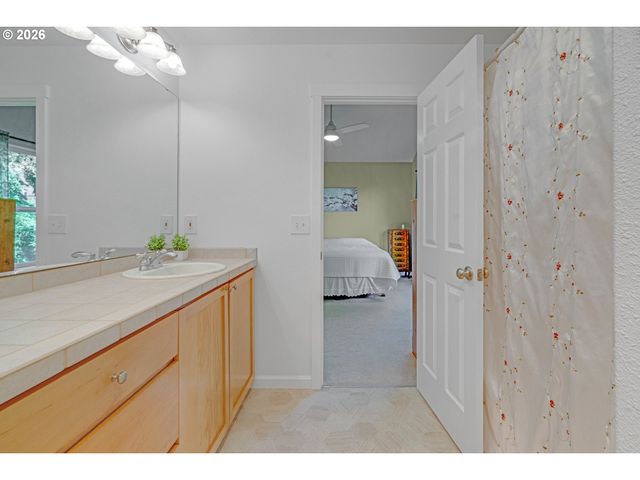 9207 Sw PLATINUM Pl, Beaverton, OR 97007