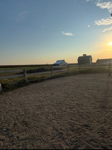 82 N 23rd Road, Peru, IL 61354