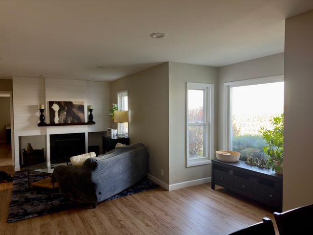 82 N 23rd Road, Peru, IL 61354