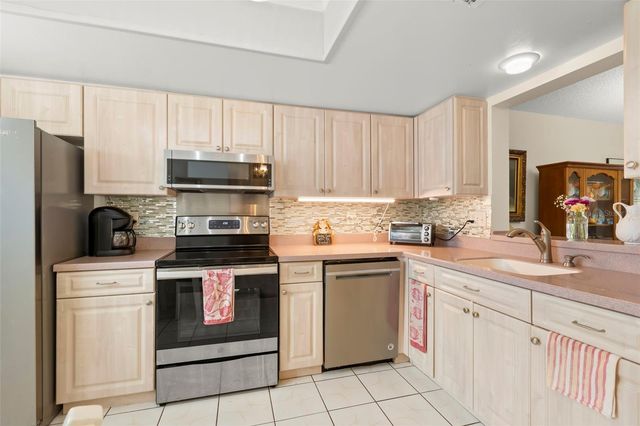 1084 DUNROBIN DRIVE D, Palm Harbor, FL 34684