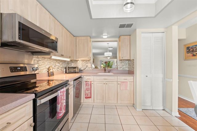 1084 DUNROBIN DRIVE D, Palm Harbor, FL 34684