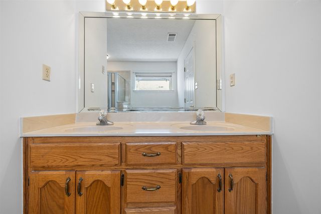 7361 APPLING RIDGE DR, Cordova, TN 38018