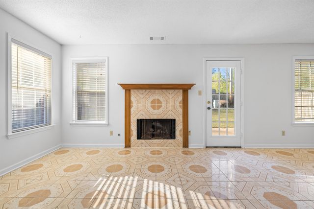 7361 APPLING RIDGE DR, Cordova, TN 38018