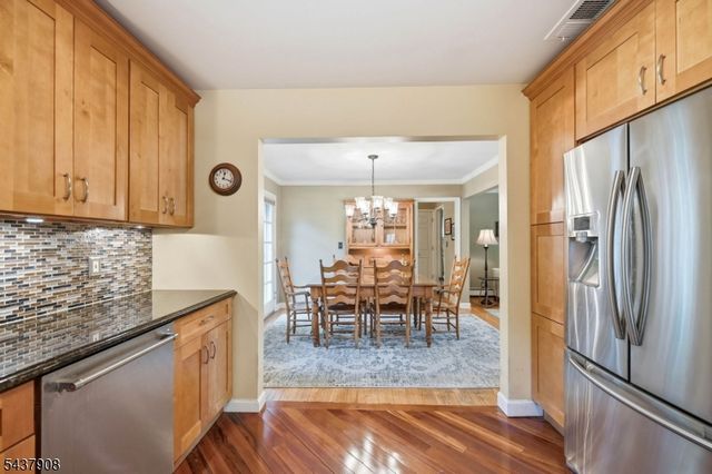 36 Calumet Ave, Oakland Boro, NJ 07436