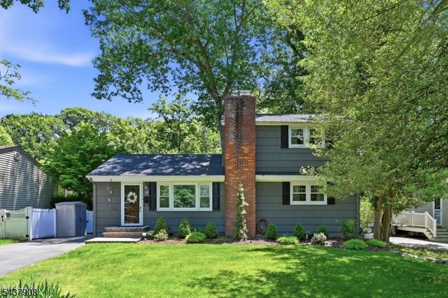 36 Calumet Ave, Oakland Boro, NJ 07436