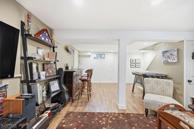 36 Calumet Ave, Oakland Boro, NJ 07436