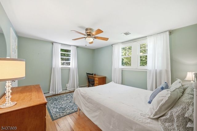 36 Calumet Ave, Oakland Boro, NJ 07436