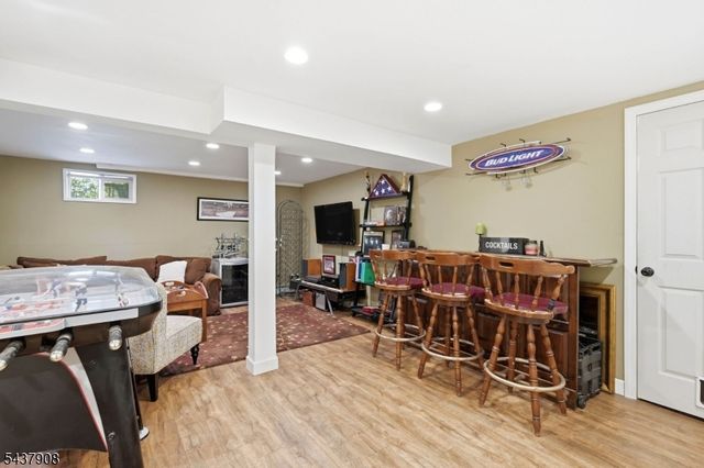 36 Calumet Ave, Oakland Boro, NJ 07436