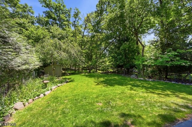 36 Calumet Ave, Oakland Boro, NJ 07436
