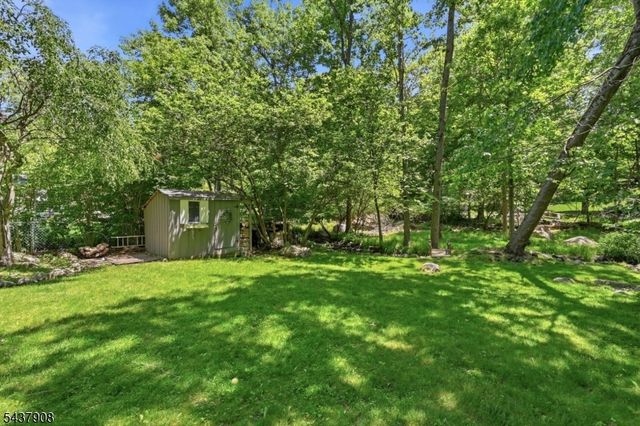 36 Calumet Ave, Oakland Boro, NJ 07436