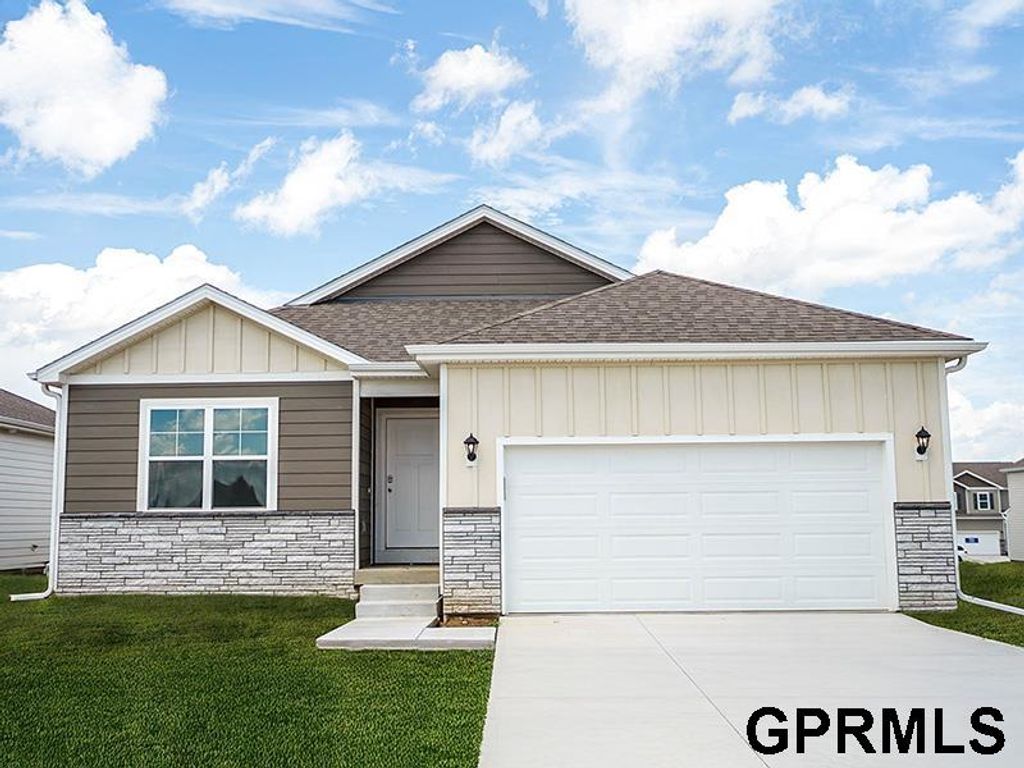 13308 S 66th Avenue, Papillion, NE 68133