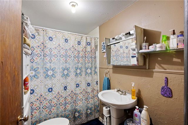 814 E J Street, Russellville, AR 72801