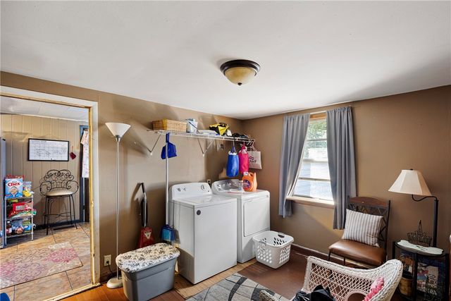 814 E J Street, Russellville, AR 72801