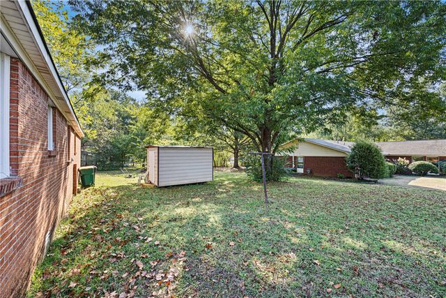 814 E J Street, Russellville, AR 72801