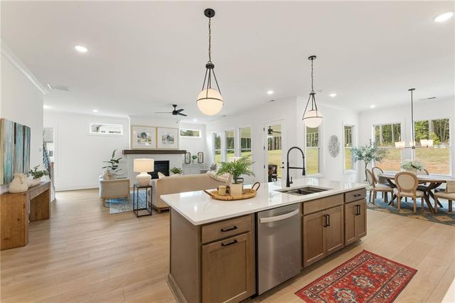 208 Knollwood Bend, Canton, GA 30115