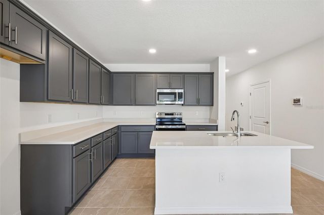 34559 TURPINS AVENUE, Zephyrhills, FL 33541