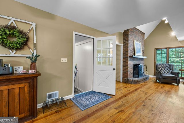 400 Darren Drive, Fayetteville, GA 30215