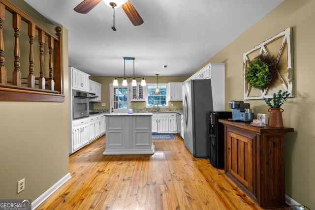 400 Darren Drive, Fayetteville, GA 30215