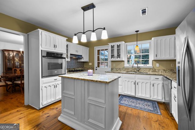 400 Darren Drive, Fayetteville, GA 30215