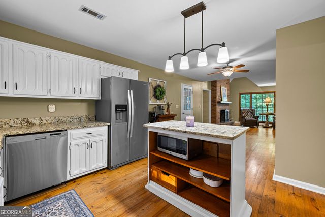 400 Darren Drive, Fayetteville, GA 30215