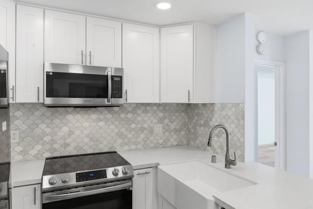 12555 Oaks North Drive 203, San Diego, CA 92128