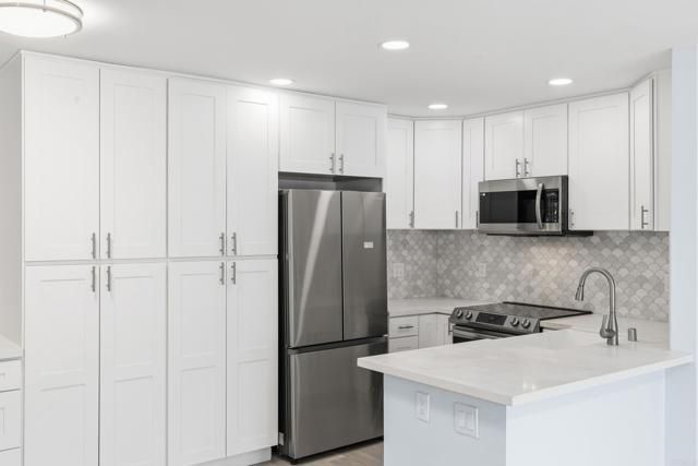 12555 Oaks North Drive 203, San Diego, CA 92128