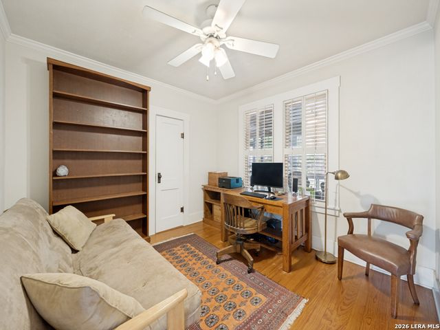 217 W Morse St., Fredericksburg, TX 78624
