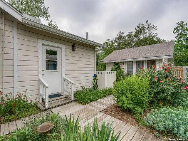 217 W Morse St., Fredericksburg, TX 78624