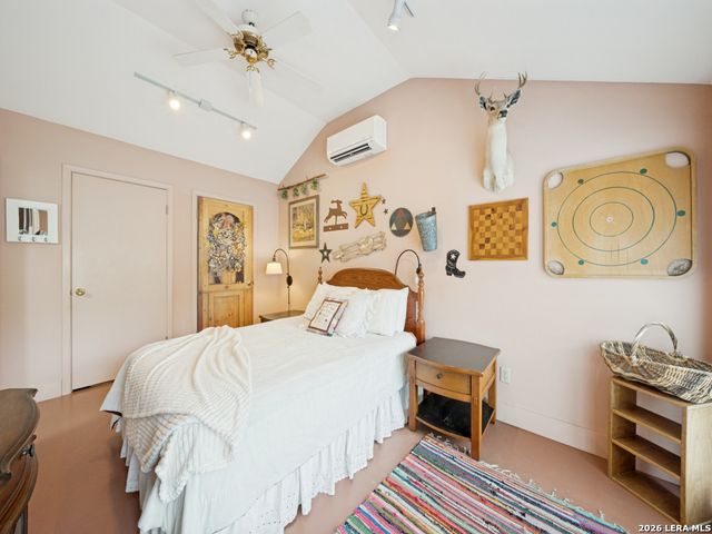 217 W Morse St., Fredericksburg, TX 78624