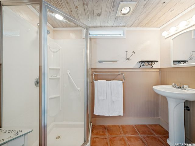 217 W Morse St., Fredericksburg, TX 78624