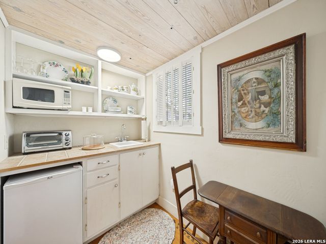217 W Morse St., Fredericksburg, TX 78624