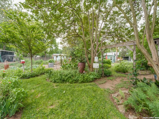 217 W Morse St., Fredericksburg, TX 78624