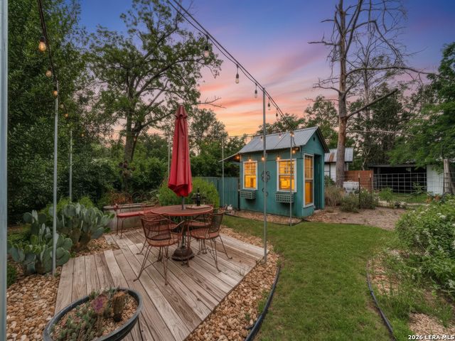 217 W Morse St., Fredericksburg, TX 78624