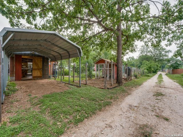 217 W Morse St., Fredericksburg, TX 78624