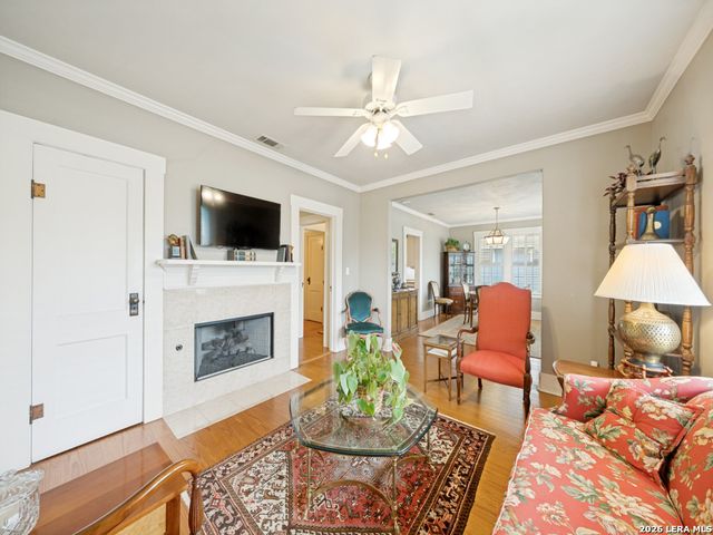 217 W Morse St., Fredericksburg, TX 78624