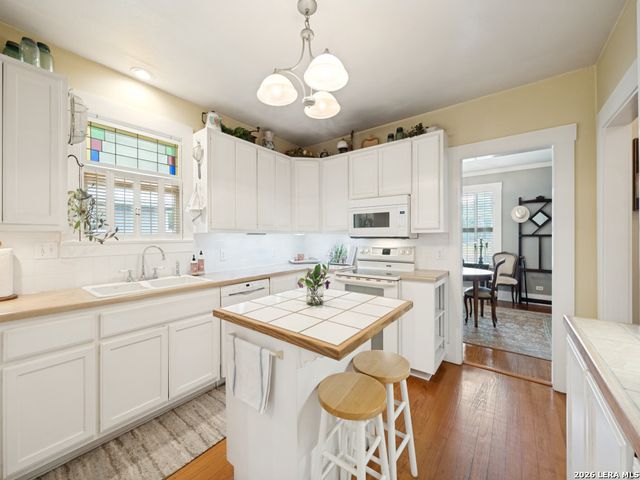 217 W Morse St., Fredericksburg, TX 78624