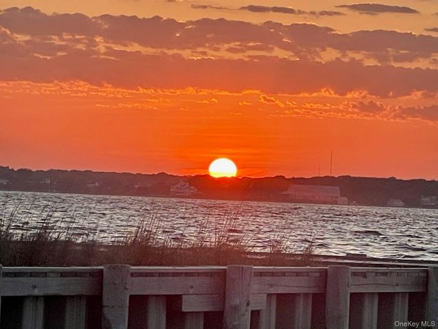 274 Dune Road, Westhampton Beach, NY 11978
