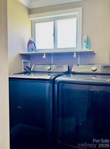 1638 Hughes Gap Road, Bakersville, NC 28705