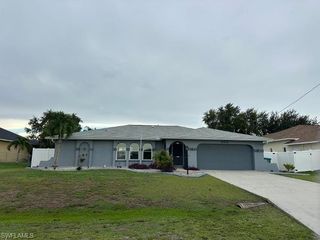 304 NE 19th TER, Cape Coral, FL 33909