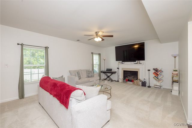 8724 Branchs Woods Ln, North Chesterfield, VA 23237