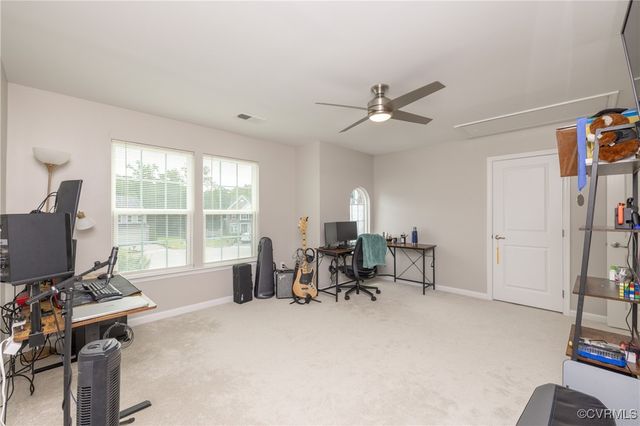 8724 Branchs Woods Ln, North Chesterfield, VA 23237