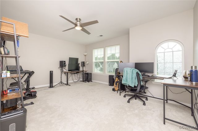 8724 Branchs Woods Ln, North Chesterfield, VA 23237