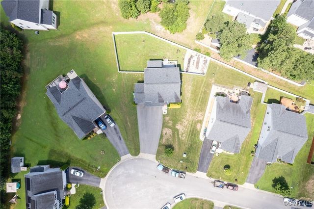 8724 Branchs Woods Ln, North Chesterfield, VA 23237