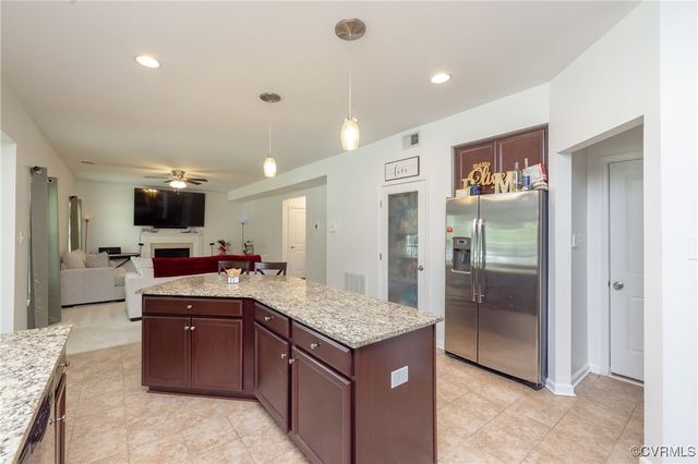 8724 Branchs Woods Ln, North Chesterfield, VA 23237