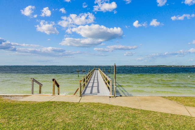 7453 Sunset Harbor Drive, 2-203, Navarre, FL 32566