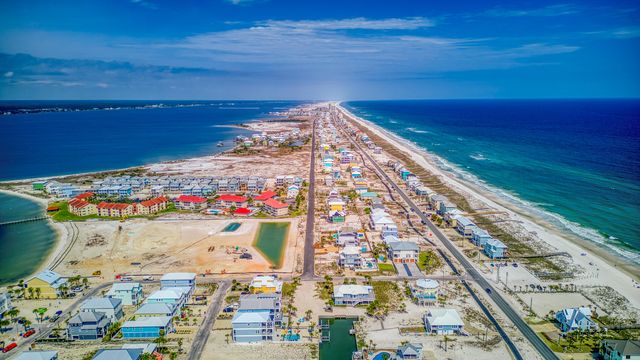 7453 Sunset Harbor Drive, 2-203, Navarre, FL 32566