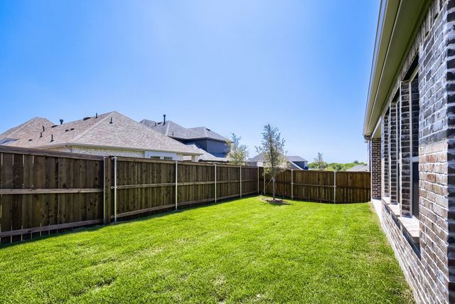 824 Stone Grove Road, Lavon, TX 75166